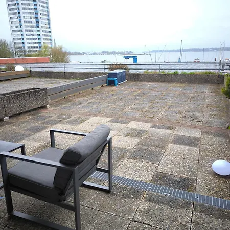 Schleizauber Mit Wasserblick Und Einer Grosszuegigen Terrasse *