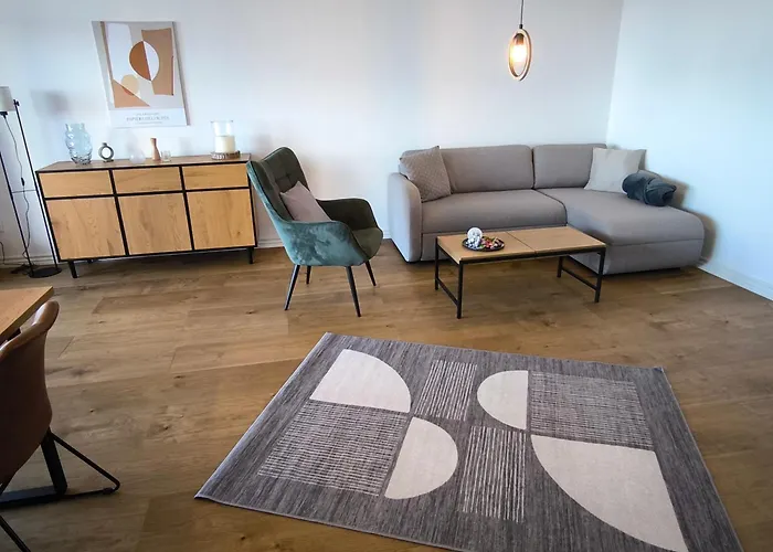 Schleizauber Mit Wasserblick Und Einer Grosszuegigen Terrasse Schleswig